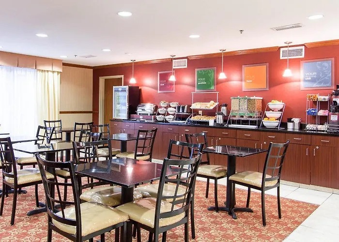 Comfort & Charleston Airport Convention Center 4*