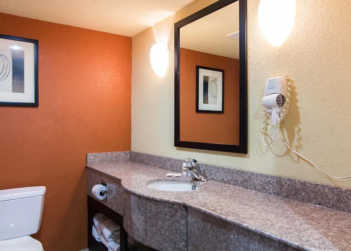 Comfort & Charleston Airport Convention Center North Charleston