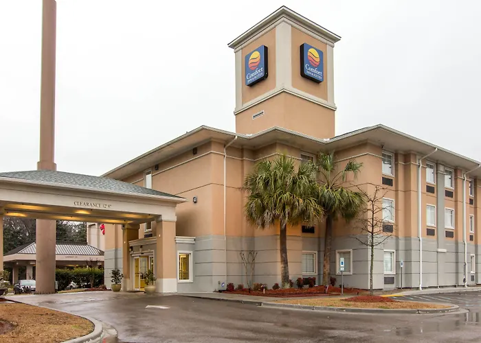 Comfort & Charleston Airport Convention Center Hotel