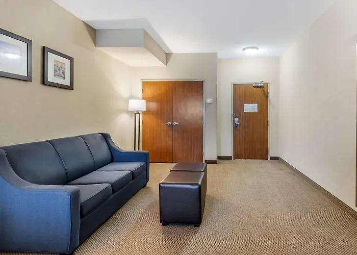 Comfort & Charleston Airport Convention Center Hotel