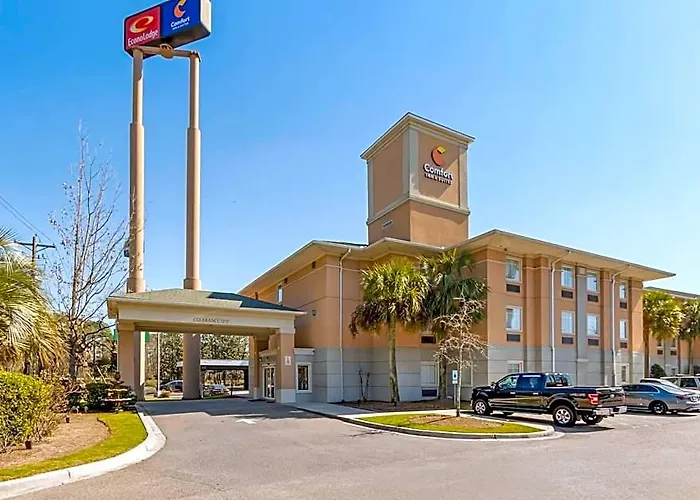 Comfort & Charleston Airport Convention Center Hotel