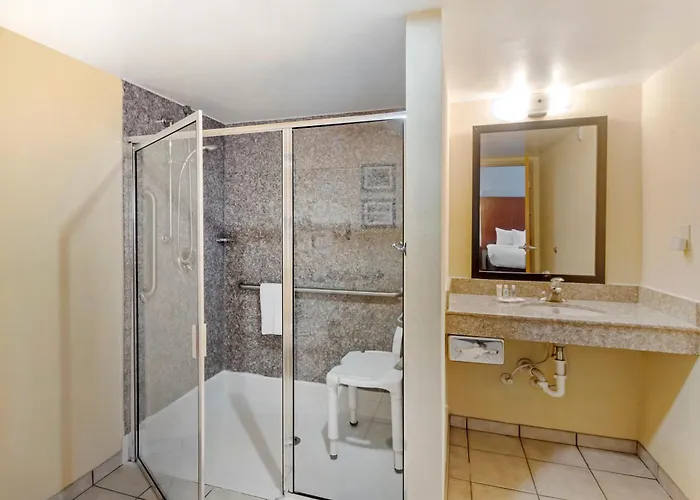 Comfort & Charleston Airport Convention Center 4* North Charleston