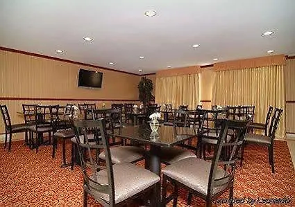 Comfort & Charleston Airport Convention Center Hotel 4*